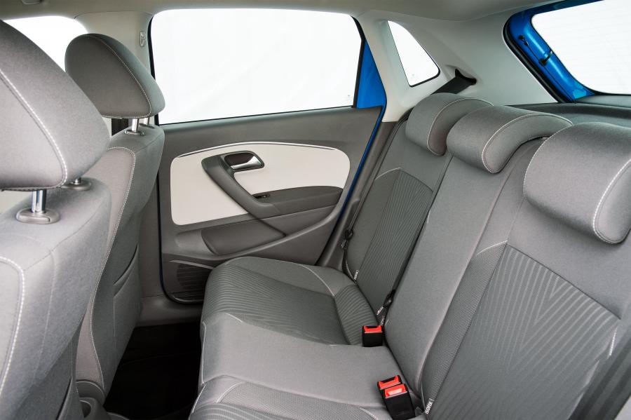  Volkswagen Polo 5-Door 2014 года  (UK) (фото 19 из 20)